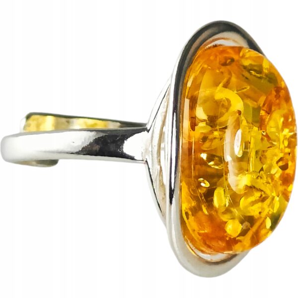 Pierścionek srebrny z bursztynem - owalny klasyczny