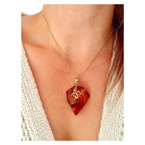 ff7bc3f493759db65e7670c8b413a679.jpg WISIOREK ZŁOTY z CERTYFIKOWANYM Bursztynem na PREZENT Srebro Pozłacane 925