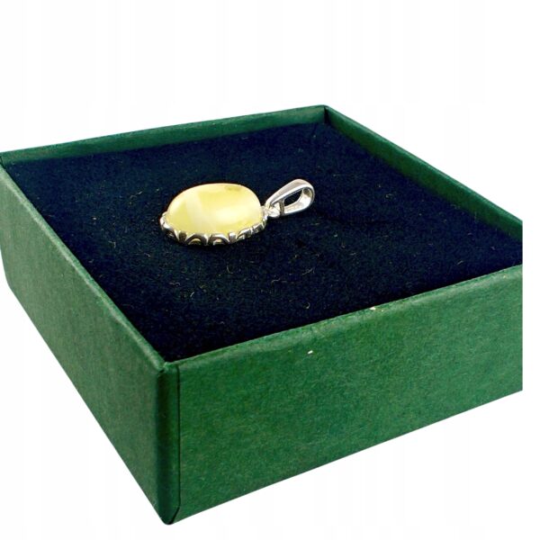 WISIOREK SREBRNY Z CERTYFIKOWANYM BURSZTYNEM ŚLICZNA DELIKATNA SREBRO 925