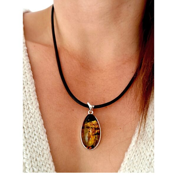 WISIOREK SREBRNY z CERTYFIKOWANYM Bursztynem NIEPOWTARZALNY SREBRO 925