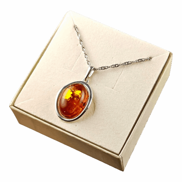 Wisiorek srebrny z koniakowym bursztynem