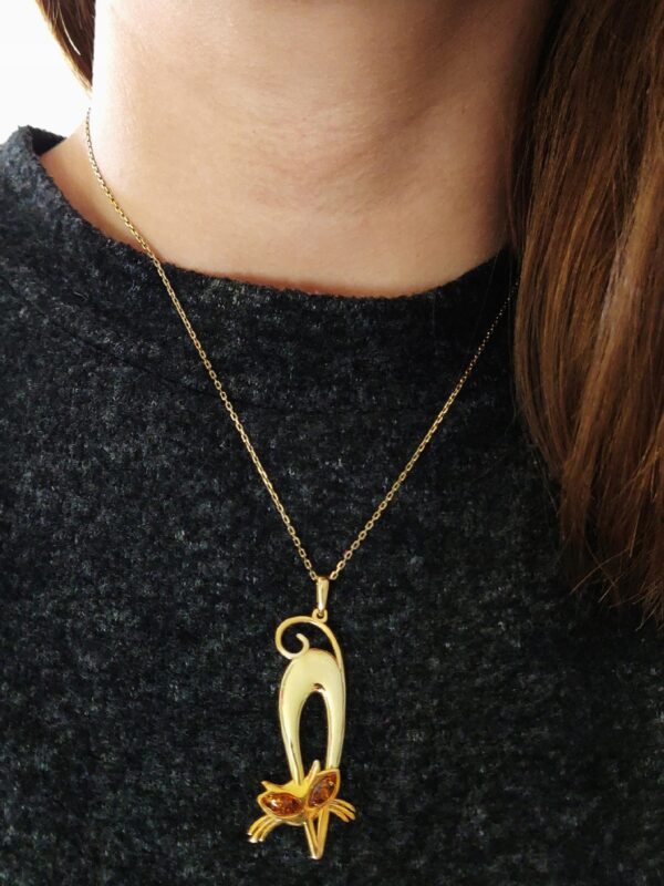 Wisiorek SREBRNY POZŁACANY KOT KOTEK delikatny z bursztynem bałtyckim AG925