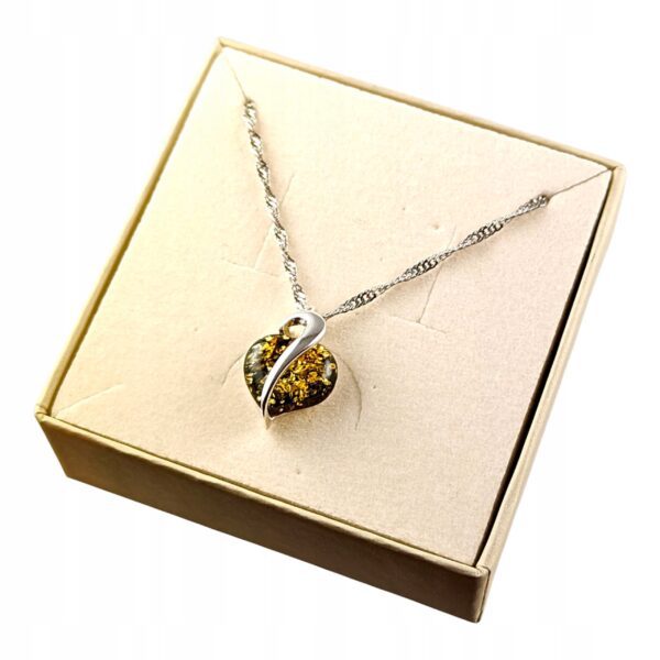 WISIOREK SREBRNY SERCE z CERTYFIKOWANYM BURSZTYNEM SERDUSZKO SREBRO 925