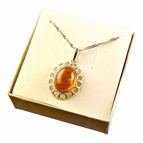 Wisiorek srebrny z dużym koniakowym bursztynem