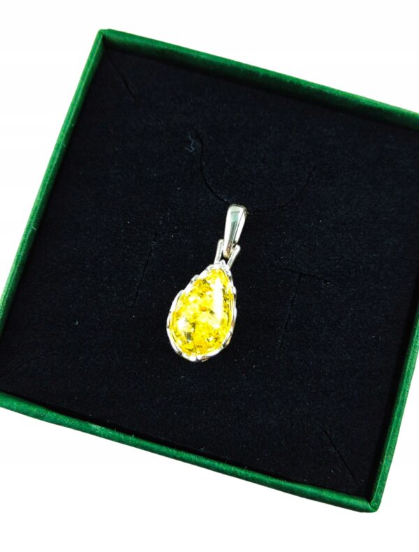 Wisiorek srebrny z cytrynowym bursztynem - koronkowy