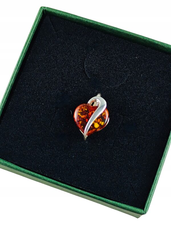 903912b2d2bc00d3bcf3729b1b39f89f.jpg Wisiorek Serce srebrny z bursztynem Bałtyckim SERCE SREBRO 925