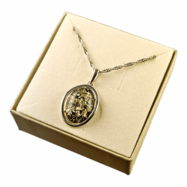 Wisiorek srebrny z zielonym bursztynem