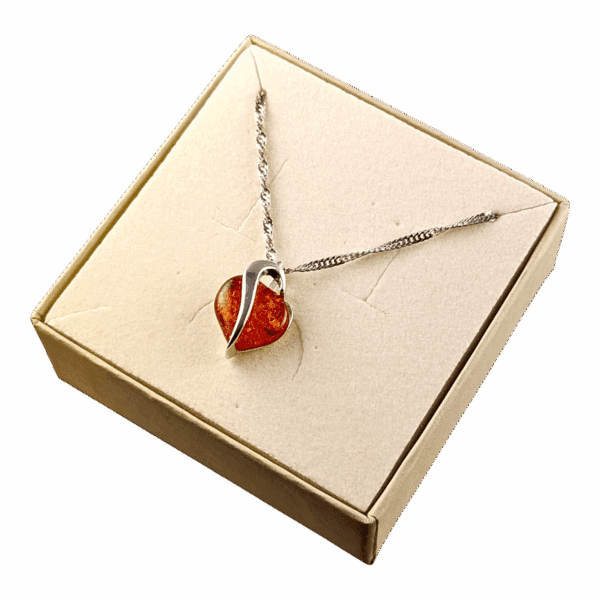 96aa2b432dd51461c27a51f4a37b4df5.png Wisiorek Serce srebrny z bursztynem Bałtyckim SERCE SREBRO 925