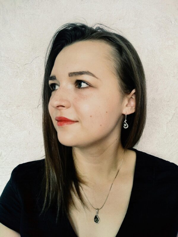 Wisiorek srebrny z certyfikowanym bursztynem - piękny elegancki - koniakowy bursztyn