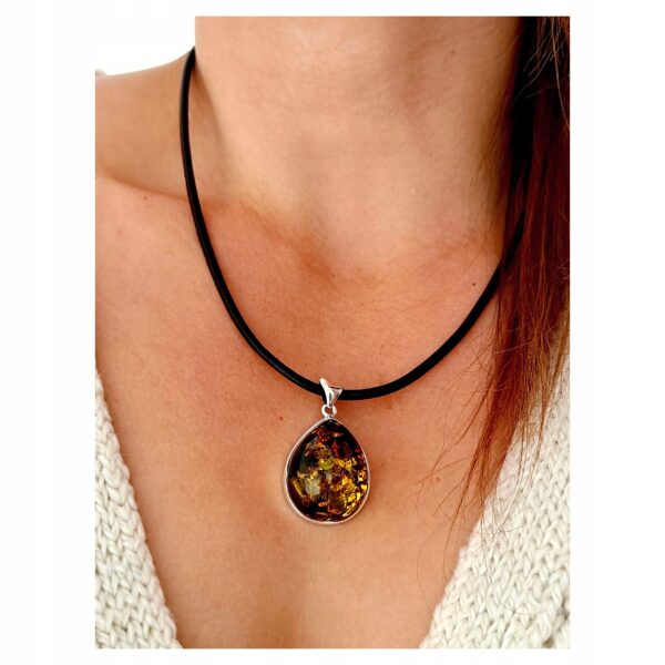 WISIOREK SREBRNY z CERTYFIKOWANYM Bursztynem NIEPOWTARZALNY SREBRO 925