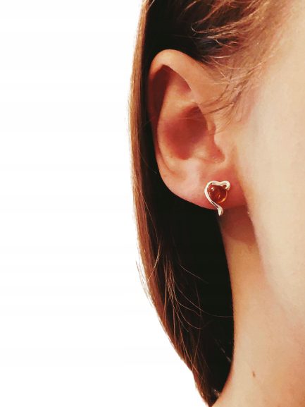 Kolczyki srebrne serduszka z bursztynem