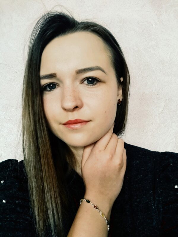 Bransoletka srebrna z bursztynem - delikatna