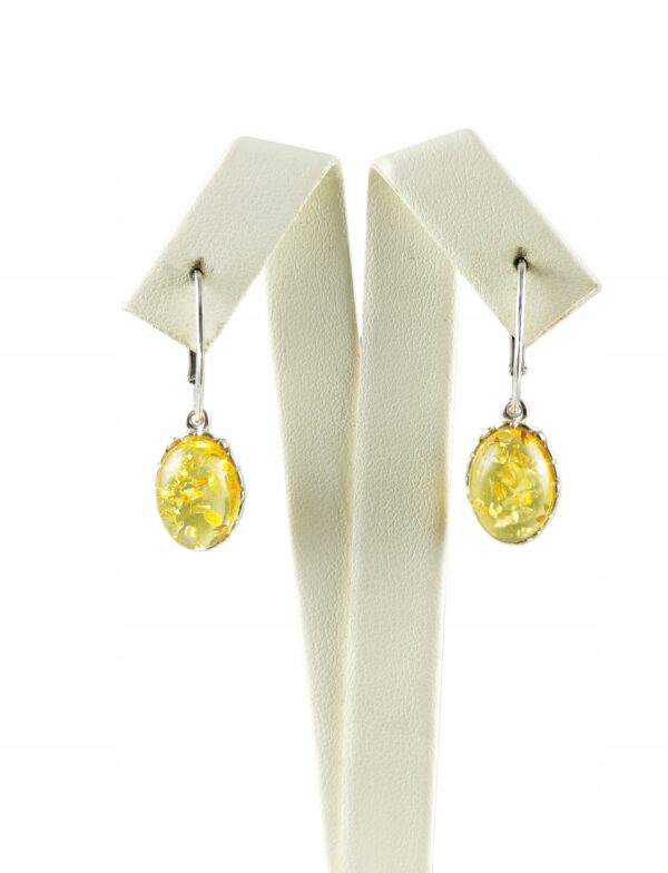 ebd0361f8b5c8c25c0eb5dcf15b05e99.jpg Kolczyki srebrne z bursztynem - wiszące