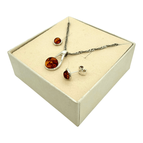 Delikatny komplet - Kolczyki i wisiorek srebrny z koniakowym bursztynem