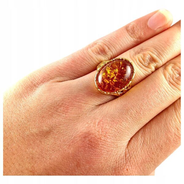 PIERŚCIONEK ZŁOTY REGULOWANY Z CERTYFIKOWANYM BURSZTYNEM – OWALNY KORONKOWY – SREBRO POZŁACANE 925