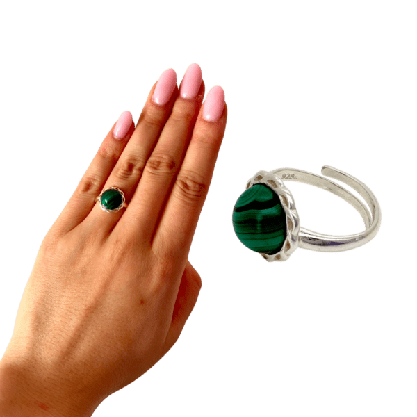 PIERŚCIONEK SREBRNY REGULOWANY Z MALACHITEM – OKRĄGŁY – SREBRO 925