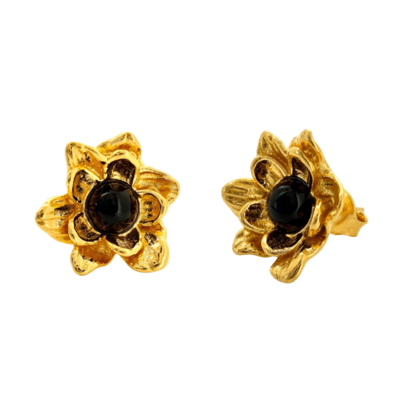 IMG_2359-Photoroomss KOLCZYKI ZŁOTE z ONYKSEM – KWIATKI – SREBRO POZŁACANE 925