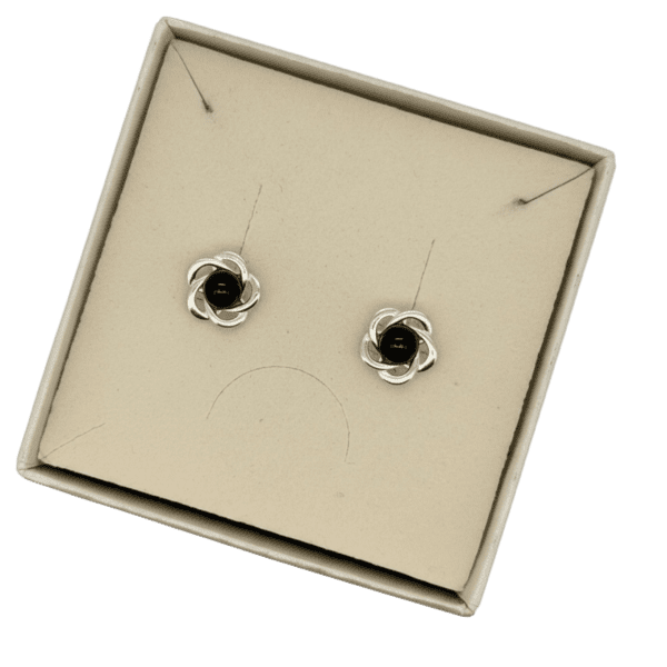 Photoroom_20260208_115158-Photoroom KOLCZYKI SREBRNE z ONYKSEM – KWIATKI – SREBRO 925