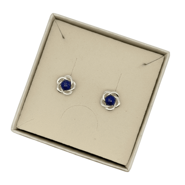 Photoroom_20260208_115226-Photoroom KOLCZYKI SREBRNE z LAPISEM LAZULI – KWIATKI – SREBRO 925