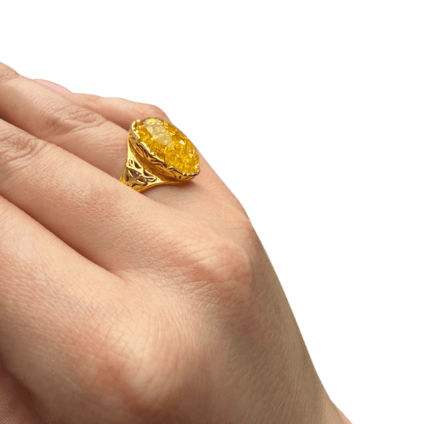 PIERŚCIONEK ZŁOTY REGULOWANY Z CERTYFIKOWANYM BURSZTYNEM – OWALNY KORONKOWY – SREBRO POZŁACANE 925